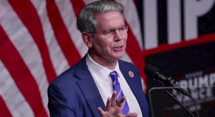 中国打了一场漂亮的翻身仗!支持率暴跌<strong></p>
<p>原油返佣</strong>,特朗普开始找退路,对华关税大降