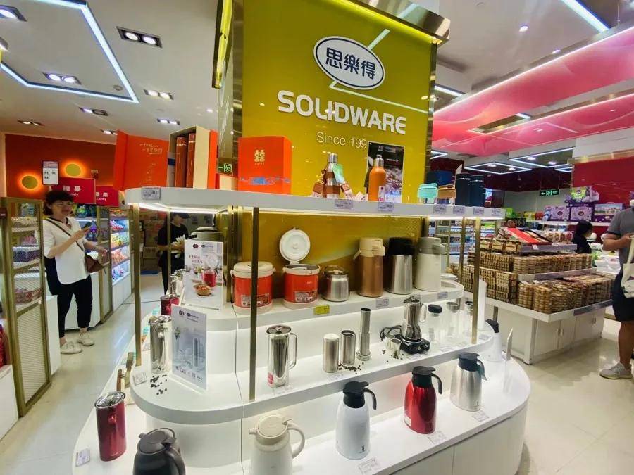 “1800元的出口商品219元拿下”!上海人假期疯狂“捡漏”<strong></p>
<p>原油加工量</strong>,这里外贸好东西都卖爆了,新品还将接力上市