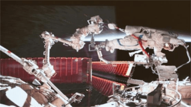 太阳翼才修好没多久<strong></p>
<p>原油加工量</strong>，又有“敌”撞过来了？3名航天员紧急加防