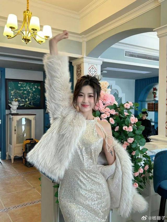 女演员贵州拍戏遇极端天气<strong></p>
<p>原油加工量</strong>,被冰雹砸伤!剧组伤员已送医