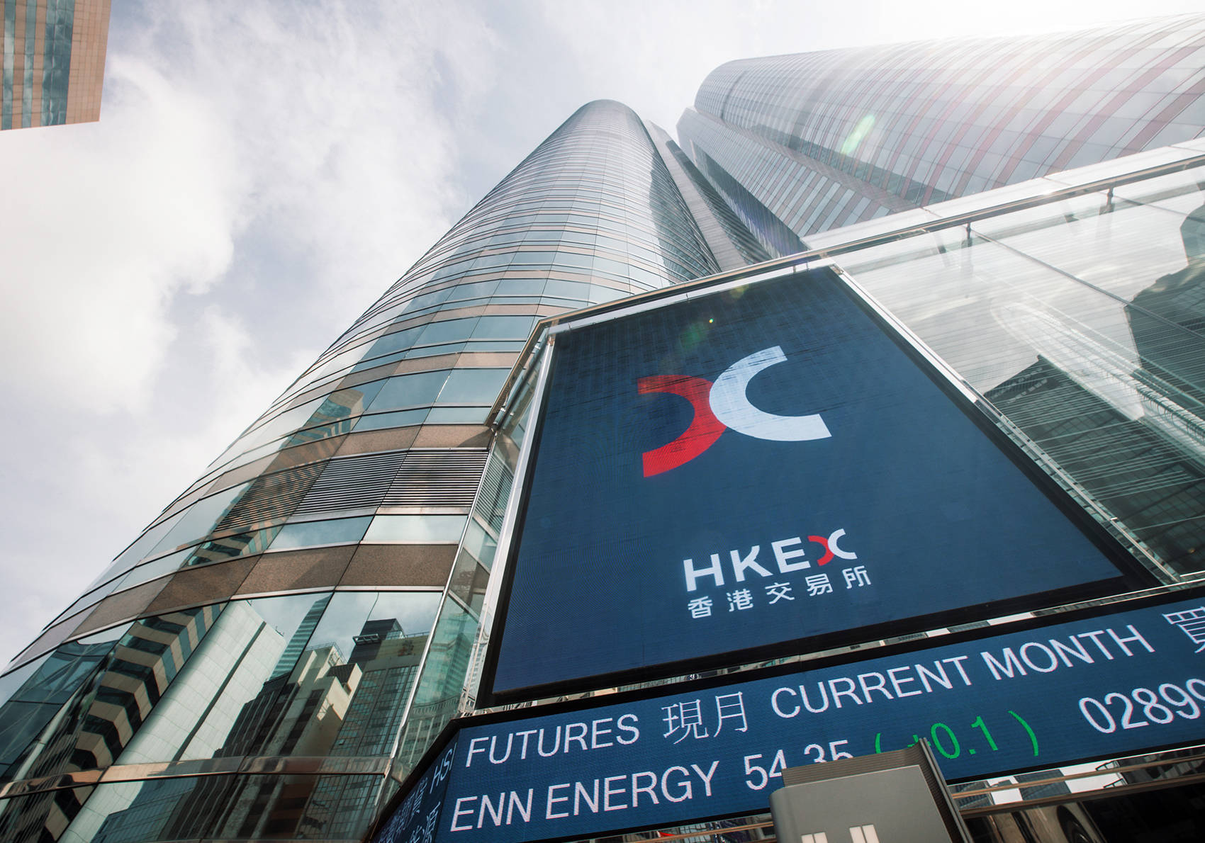 创纪录!香港再出手<strong></p>
<p>原油加工量</strong>,卖出605亿港元!发生了什么?