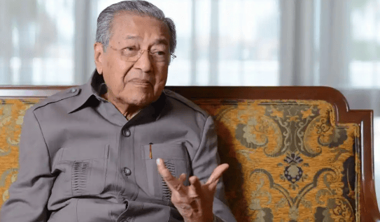 马来西亚前总理语出惊人<strong></p>
<p>原油山</strong>,预言关税战大结局,特朗普撑不了多久了