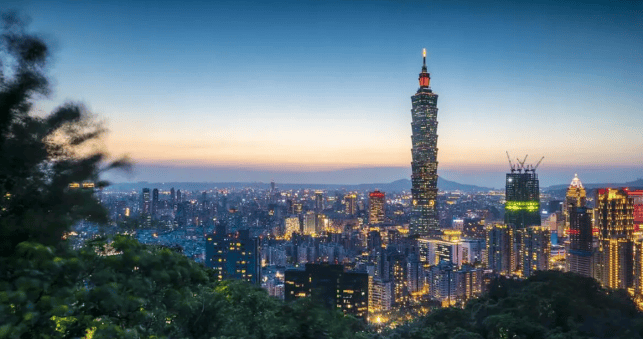 罕见!岛内一架专机抵达南京<strong></p>
<p>原油山</strong>,大陆送出11个字,统一大结局要来? 