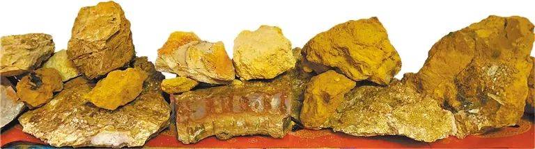 广东一地挖出“黄金土”<strong></p>
<p>期货原油实时行情</strong>,专家:具体成分需等待检测报告