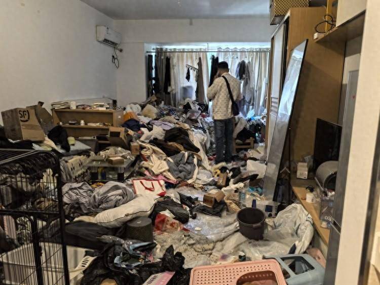 公寓变垃圾场后续：女租客称东西都不要了，愿付清洁费
