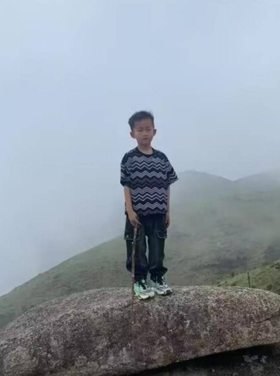 8岁男孩失联超90小时<strong></p>
<p>期货原油实时行情</strong>,福建及国内多支救援队齐聚石谷解!正以目击者线索形成搜救圈