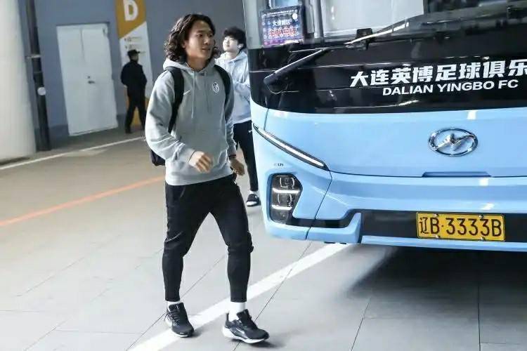 18强赛 | 国足大名单增容 廖锦涛、杨明洋进入考察视野