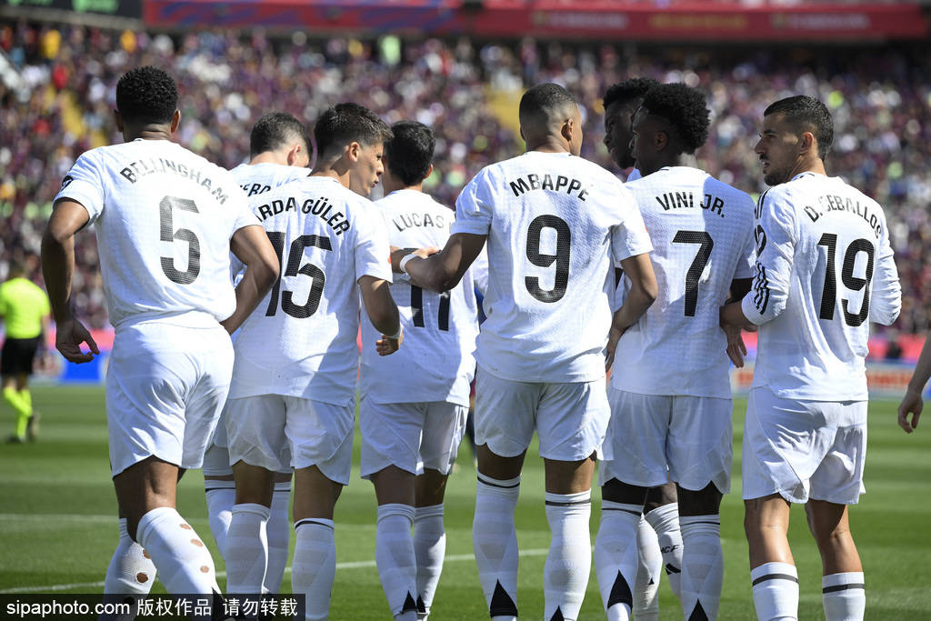 赛季四杀<strong></p>
<p>利比亚原油</strong>!西甲-姆巴佩戴帽拉菲2球 巴萨4-3皇马7分领跑