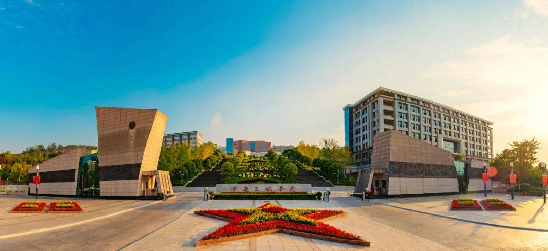 高校花75万元采购一台279元的路由器<strong></p>
<p>利比亚原油</strong>?多方回应