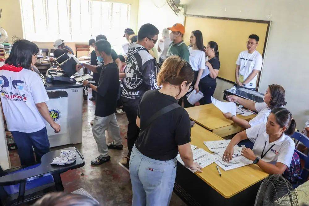 最新!杜特尔特参选达沃市长<strong></p>
<p>外盘原油期货</strong>,目前被羁押在国际刑事法院!菲律宾举行中期选举,警方已进入“全面警戒”状态