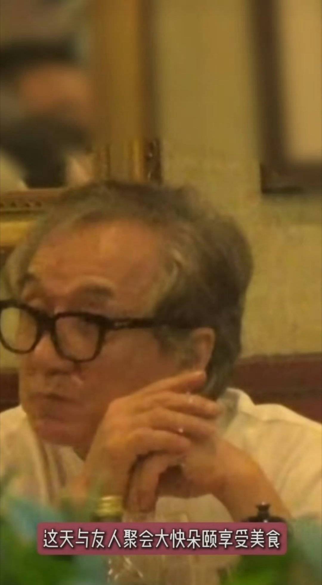 71岁成龙头发花白<strong></p>
<p>原油储量排名</strong>！谢贤交代后事张纪中出了车祸还得养家…慢慢老去的他们让人泪目