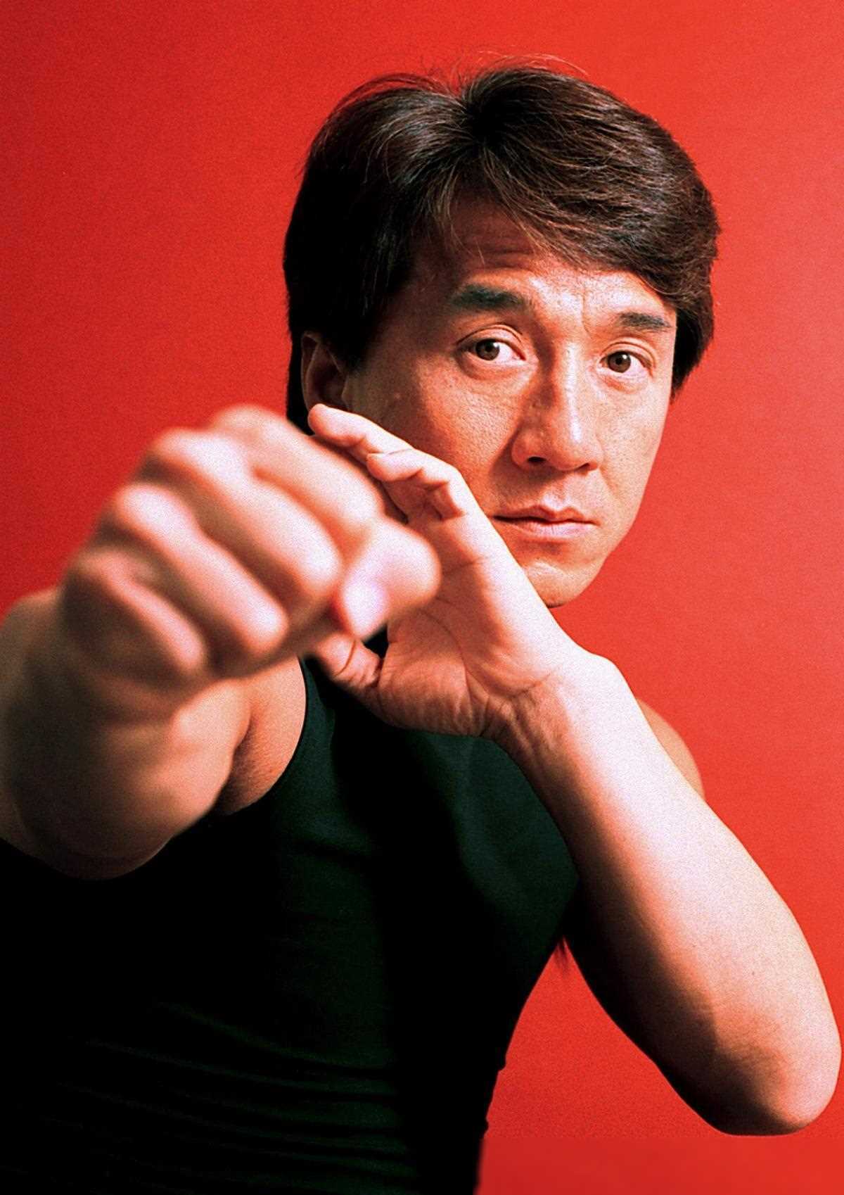 71岁成龙头发花白<strong></p>
<p>原油储量排名</strong>！谢贤交代后事张纪中出了车祸还得养家…慢慢老去的他们让人泪目