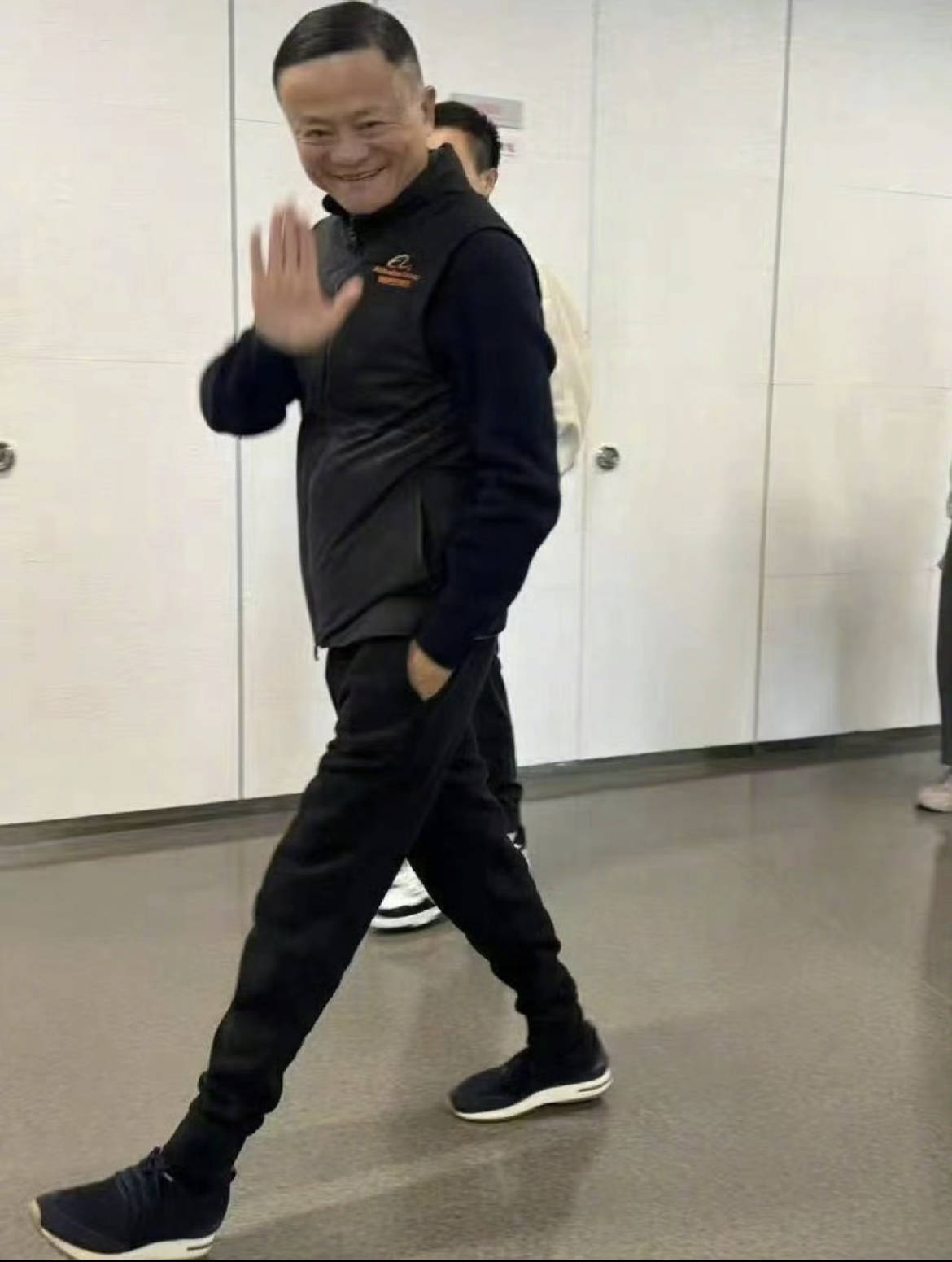 刘强东穿39元T恤逛街<strong></p>
<p>原油储量排名</strong>,章泽天穿200块防晒衫,新贵们可没那么“老钱”!