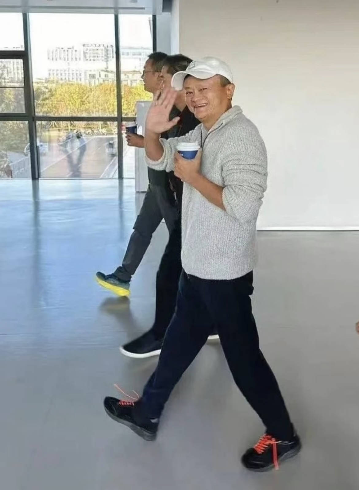 刘强东穿39元T恤逛街<strong></p>
<p>原油储量排名</strong>,章泽天穿200块防晒衫,新贵们可没那么“老钱”!