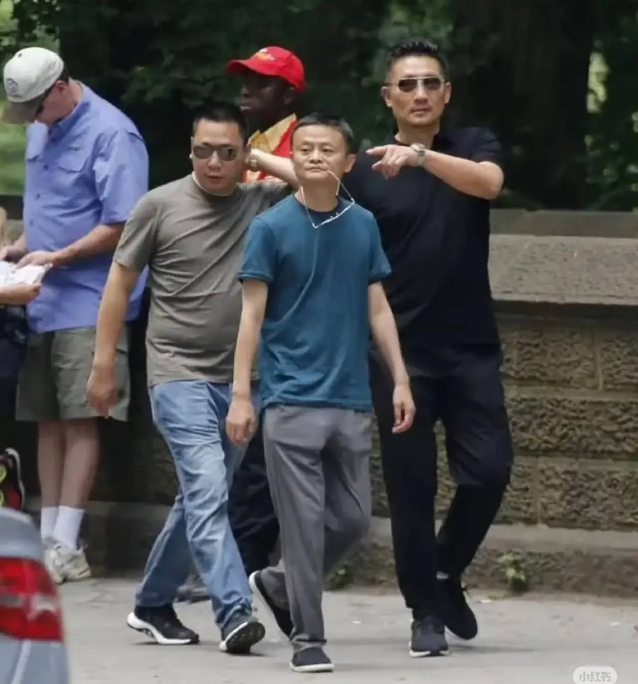 刘强东穿39元T恤逛街<strong></p>
<p>原油储量排名</strong>,章泽天穿200块防晒衫,新贵们可没那么“老钱”!