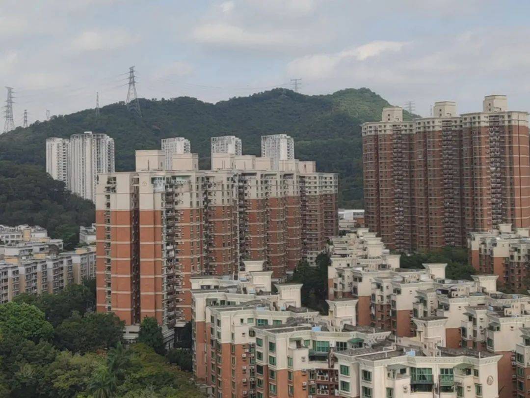 “一小时飞过8架”“感觉屋在抖”!深圳有小区遭遇<strong></p>
<p>ine原油</strong>,市民:睡不着