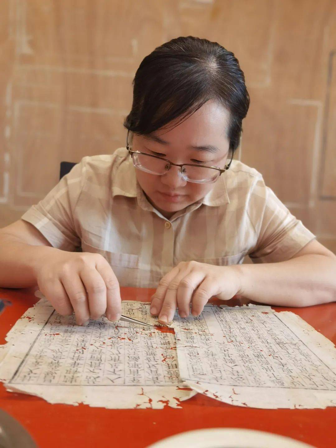 “冷板凳”一坐18年<strong></p>
<p>ine原油</strong>!41岁厦门女子:要一直坐下去