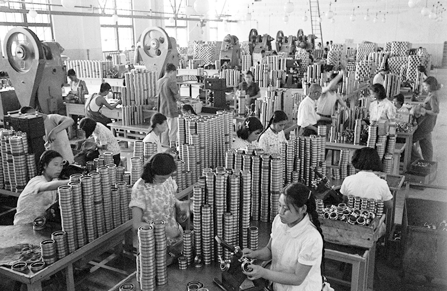 第1视点丨跟随总书记走进洛阳轴承集团 <strong></p>
<p>ine原油</strong>了解先进制造业发展