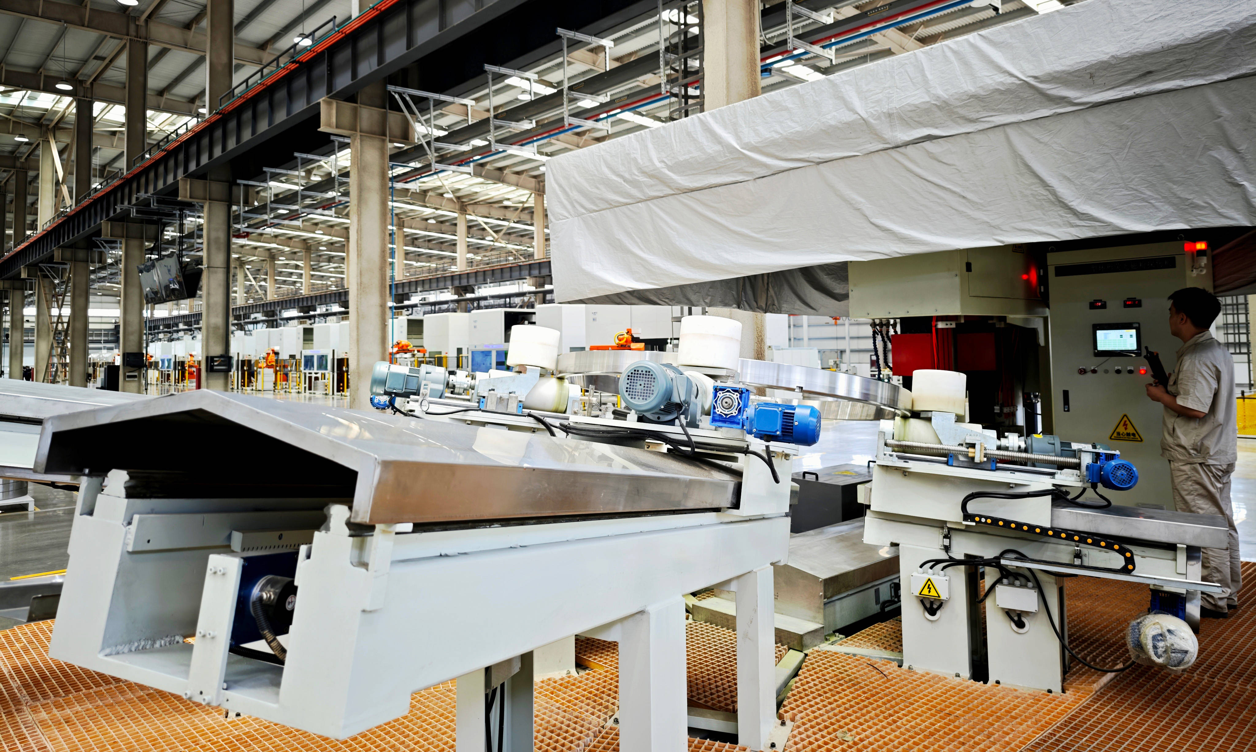 第1视点丨跟随总书记走进洛阳轴承集团 <strong></p>
<p>ine原油</strong>了解先进制造业发展