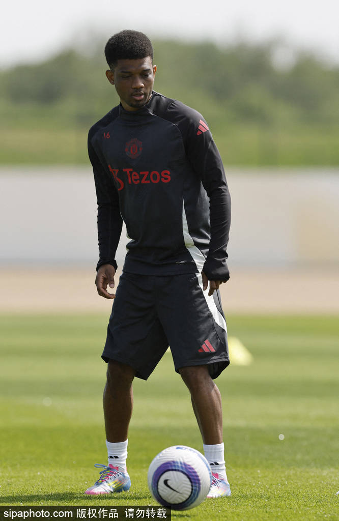 曼联医疗组封神!22岁妖锋死里逃生<strong></p>
<p>ine原油</strong>,欧联决赛或成救世主?