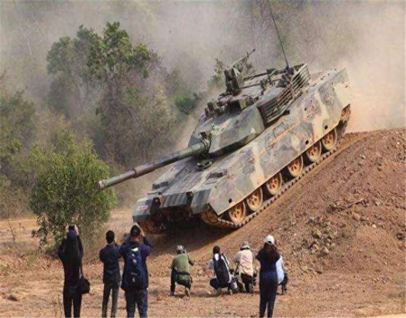 还想再打？50万大军压境！印度光辉战机下月参战，停火没有终止日期