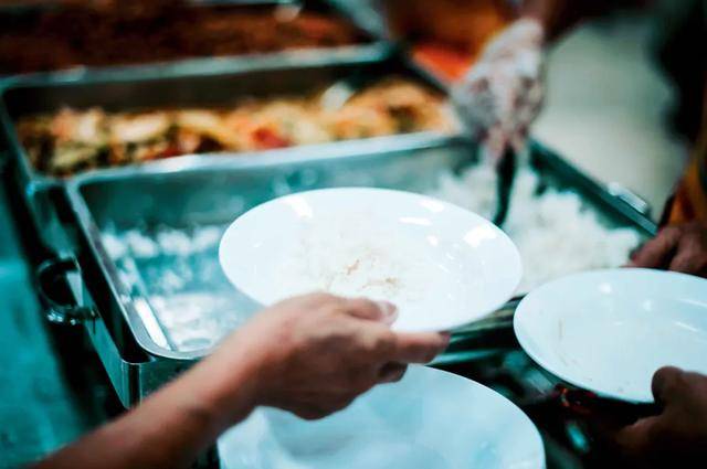 “小官巨贪校长”<strong></p>
<p>原油片</strong>，让乡镇初中生吃不饱