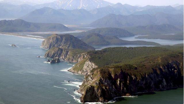 日本不宣而战<strong></p>
<p>原油凝点</strong>，连开66枪，只为阻止中俄登岛？美国暗中布局亚太