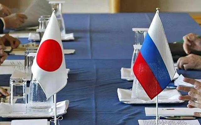 日本不宣而战<strong></p>
<p>原油凝点</strong>，连开66枪，只为阻止中俄登岛？美国暗中布局亚太