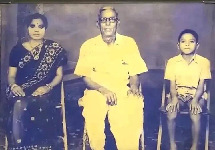 印度共产党(毛派)最高领导人被打死<strong></p>
<p>原油凝点</strong>!坚持读毛选、打游击战30年