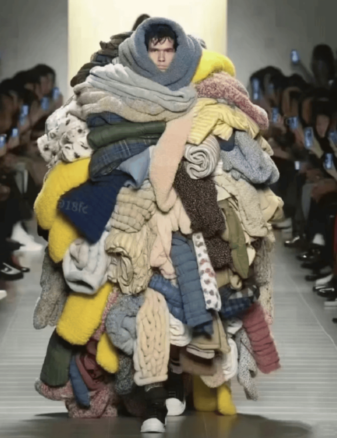 “坐飞机发现旁边放着冷链海鲜”<strong></p>
<p>原油期货怎么样</strong>,航空公司兼职送货给出差人整破防了