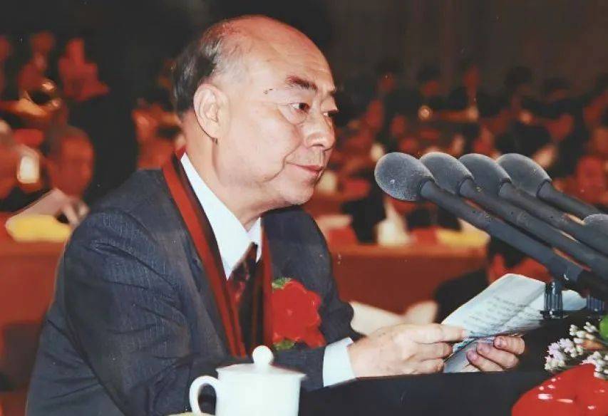 美国人到现在也没想通:一个没留过学的中国人<strong></p>
<p>原油期货怎么样</strong>,怎么造出于敏构型?