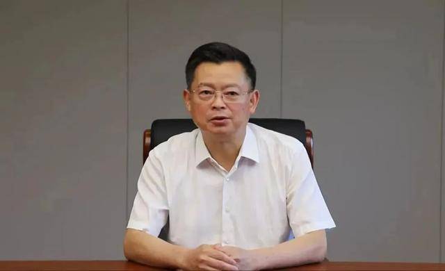 69岁原中央委员落马<strong></p>
<p>国际原油下跌</strong>,7年前曾引咎辞职!贪了近20年的“老虎”被判死缓