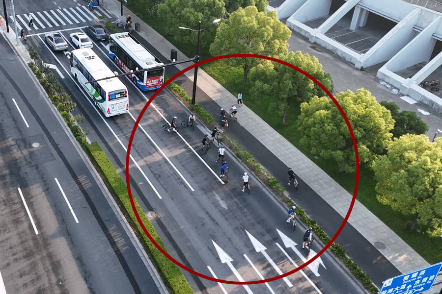 对“暴骑团”出手<strong></p>
<p>国际原油下跌</strong>!浦东交警严查违法骑行:公路不是竞技场