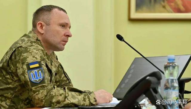 前线大捷<strong></p>
<p>国际原油下跌</strong>,撤换陆军司令后,泽连斯基亲自指挥,摧毁俄41架轰炸机