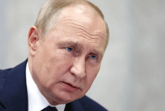 中国向20家俄军工厂<strong></p>
<p>原油直播喊单</strong>,大规模“输血”?外交部表态,语气强硬