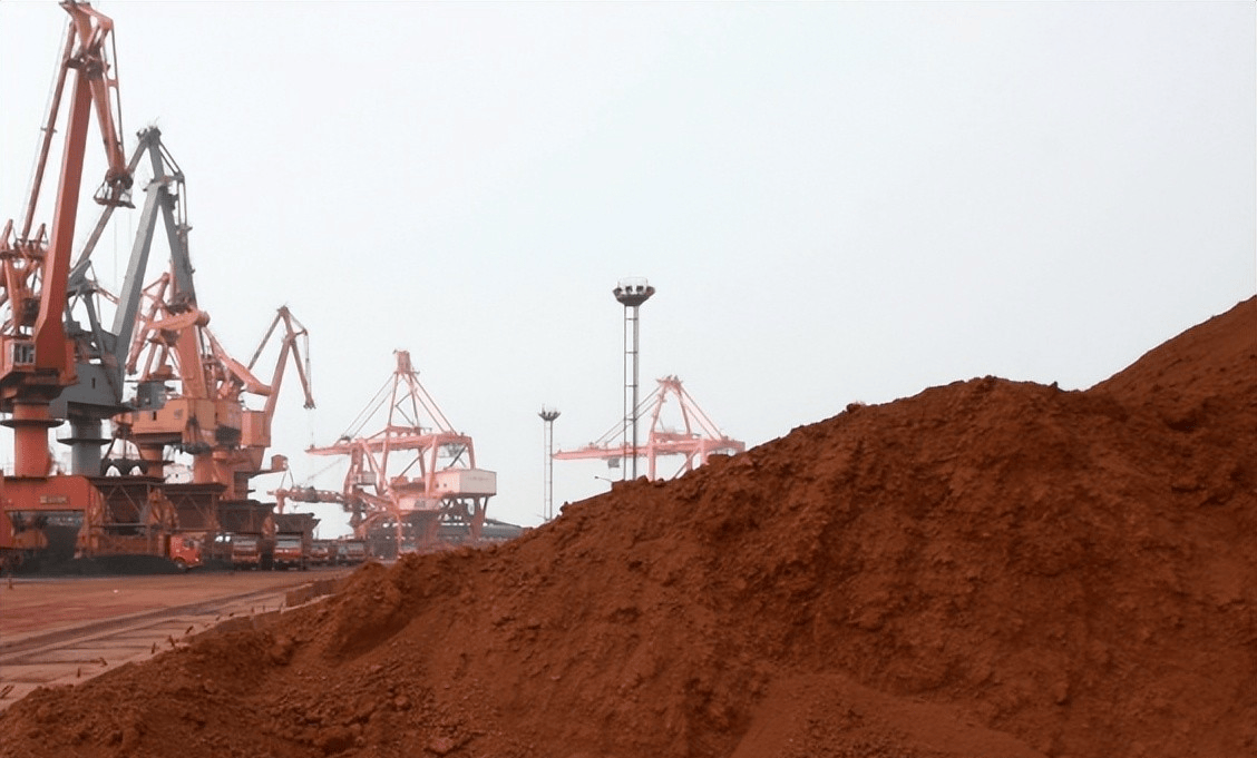 中美全面断供开始<strong></p>
<p>原油直播喊单</strong>，特朗普亮B计划，中方稀土反制直击命门