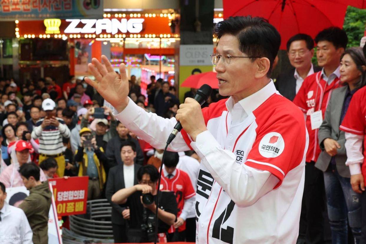 韩国爆发仇华浪潮<strong></p>
<p>原油喊单直播</strong>，李在明罕见警告，关键时刻，一句话定下中韩大局