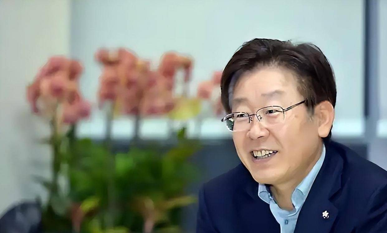 韩国爆发仇华浪潮<strong></p>
<p>原油喊单直播</strong>，李在明罕见警告，关键时刻，一句话定下中韩大局