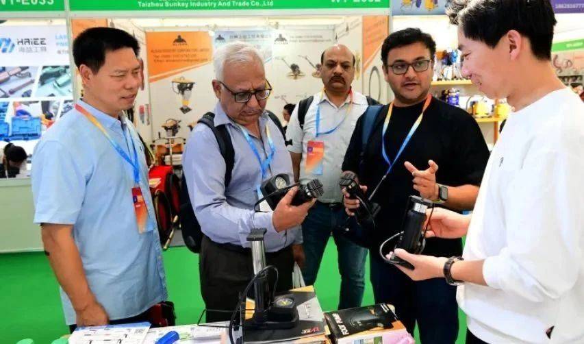 美印突然醒悟<strong></p>
<p>原油喊单直播</strong>,难怪莫迪挑衅,中国按兵不动?根本用不着中方动手