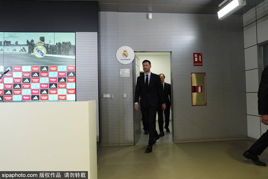 官宣！小因扎吉闪电签约阿尔希拉尔！国米功勋主帅沙特点兵，剑指皇马！