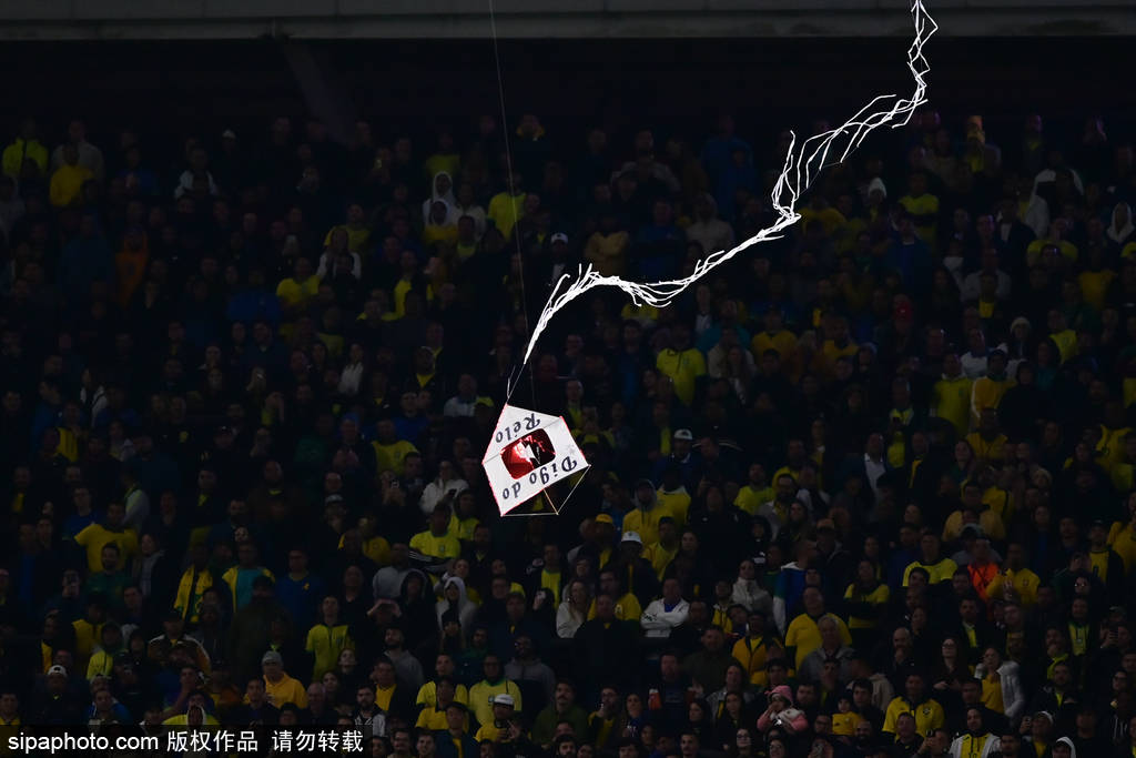 维尼修斯“泄密”<strong></p>
<p>原油牛</strong>!一句话揭开曼联6千万新援库尼亚的“真实面目”?