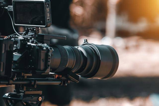 “一胎生99子”<strong></p>
<p>原油进口资质</strong>？恶意审丑是对观众的“电子投毒”丨中听