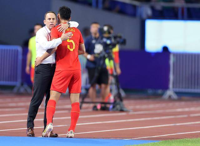 国足新帅人选初定<strong></p>
<p>原油论坛</strong>，“老熟人”能走出新路子吗？