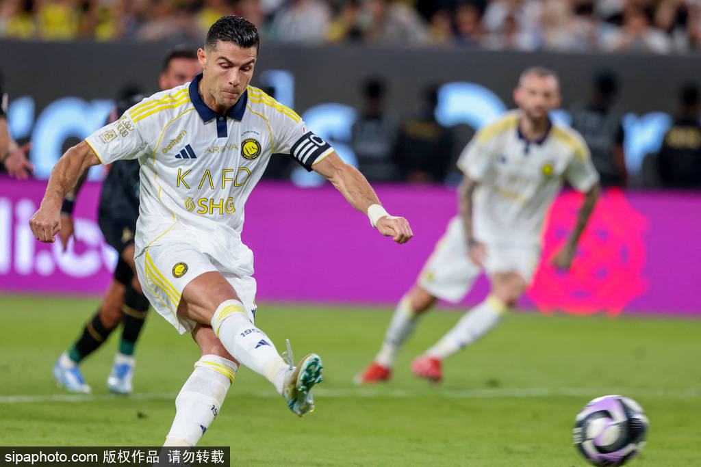 争议!皇马世俱杯遭点球绝平<strong></p>
<p>原油论坛</strong>,裁判专家怒批:这不够判罚标准!