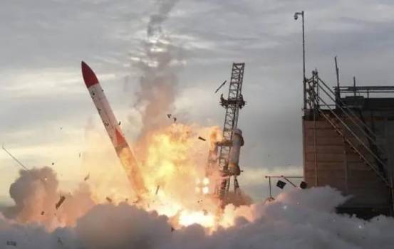 伊朗最猛烈报复<strong></p>
<p>原油期货配资</strong>,导弹在以色列多个城市爆炸,打了美以一个措手不及