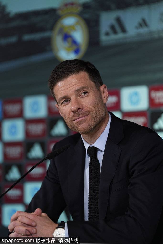 阿隆索成皇马新巨星<strong></p>
<p>原油期货配资</strong>！首胜背后的战术革命震撼足坛