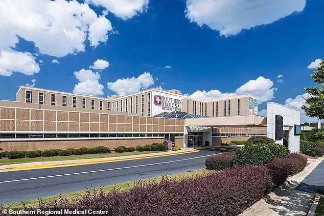 医院生娃<strong></p>
<p>原油期货配资</strong>，孩子头直接被医生拔掉了？父母请专家尸检，结果专家直接把图发网上了？！