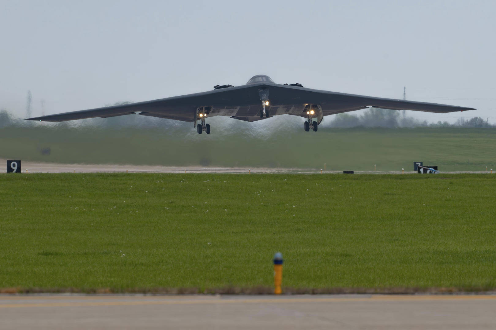 返航通话录音被截获！37小时万里奔袭B-2轰炸机内部设施曝光<strong></p>
<p>原油期货配资</strong>，回去还要抢停机位？