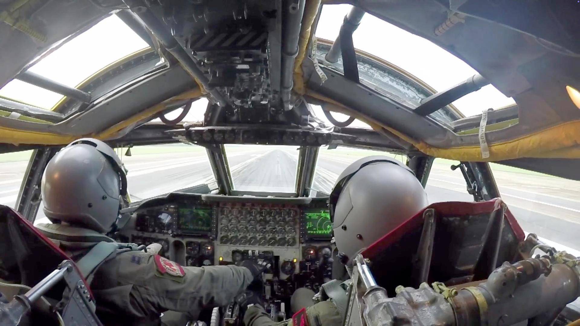 返航通话录音被截获！37小时万里奔袭B-2轰炸机内部设施曝光<strong></p>
<p>原油期货配资</strong>，回去还要抢停机位？