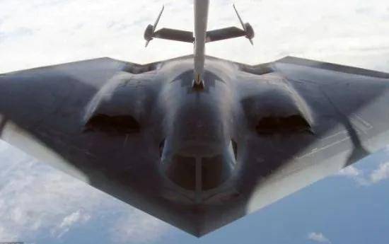 B-2横穿中国轰炸伊朗<strong></p>
<p>原油闪点</strong>,中国雷达没有发现?这是正常人想出来的?